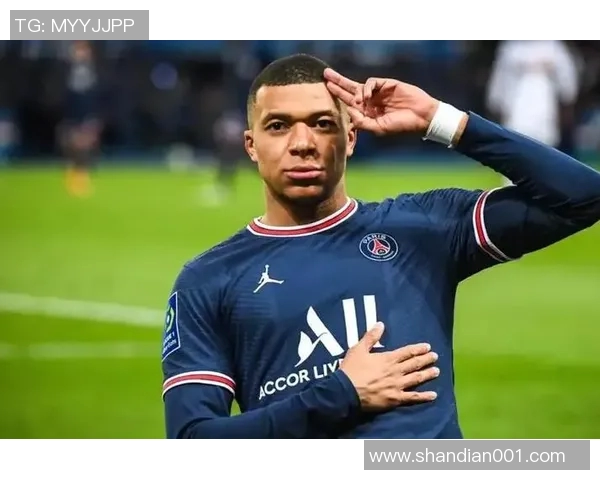 足球星卡M震撼登场 引领新时代体育卡片收藏风潮